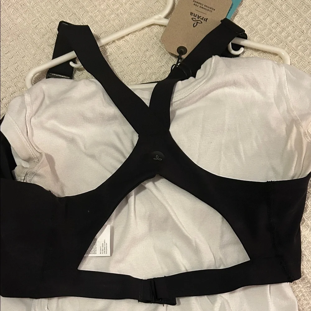 Prana Chakara Black Sports Bra NWT MEDIUM - Picture 7 of 7